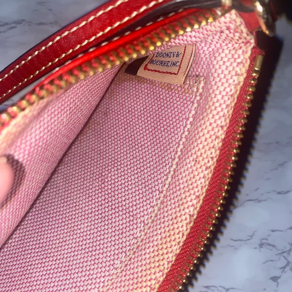 Dooney&bourke wristlet - Picture 5 of 5